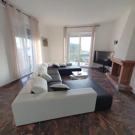 Monna Dada2 Villa *