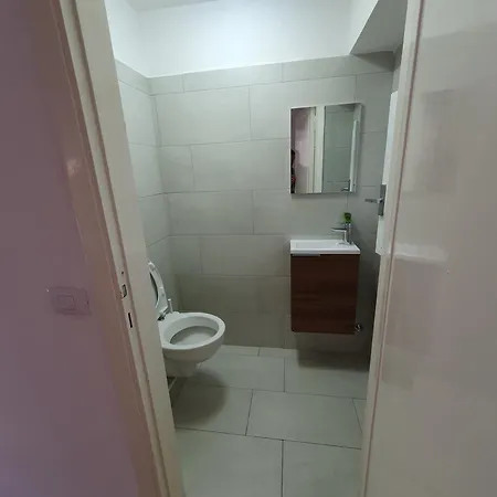 Monna Dada2 Vila